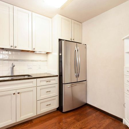 Riverfront 2 Bedroom - Steps To Town - Pool & Hot Tub Aspen Exterior photo