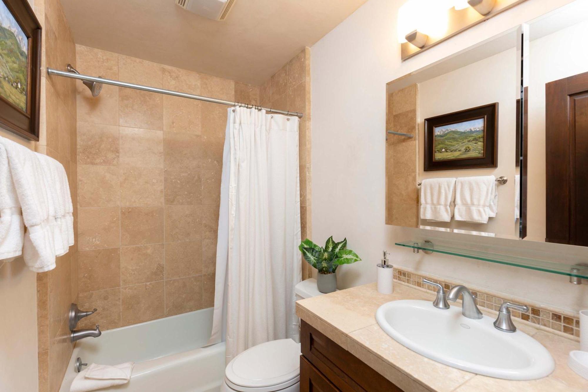 Riverfront 2 Bedroom - Steps To Town - Pool & Hot Tub Aspen Exterior photo