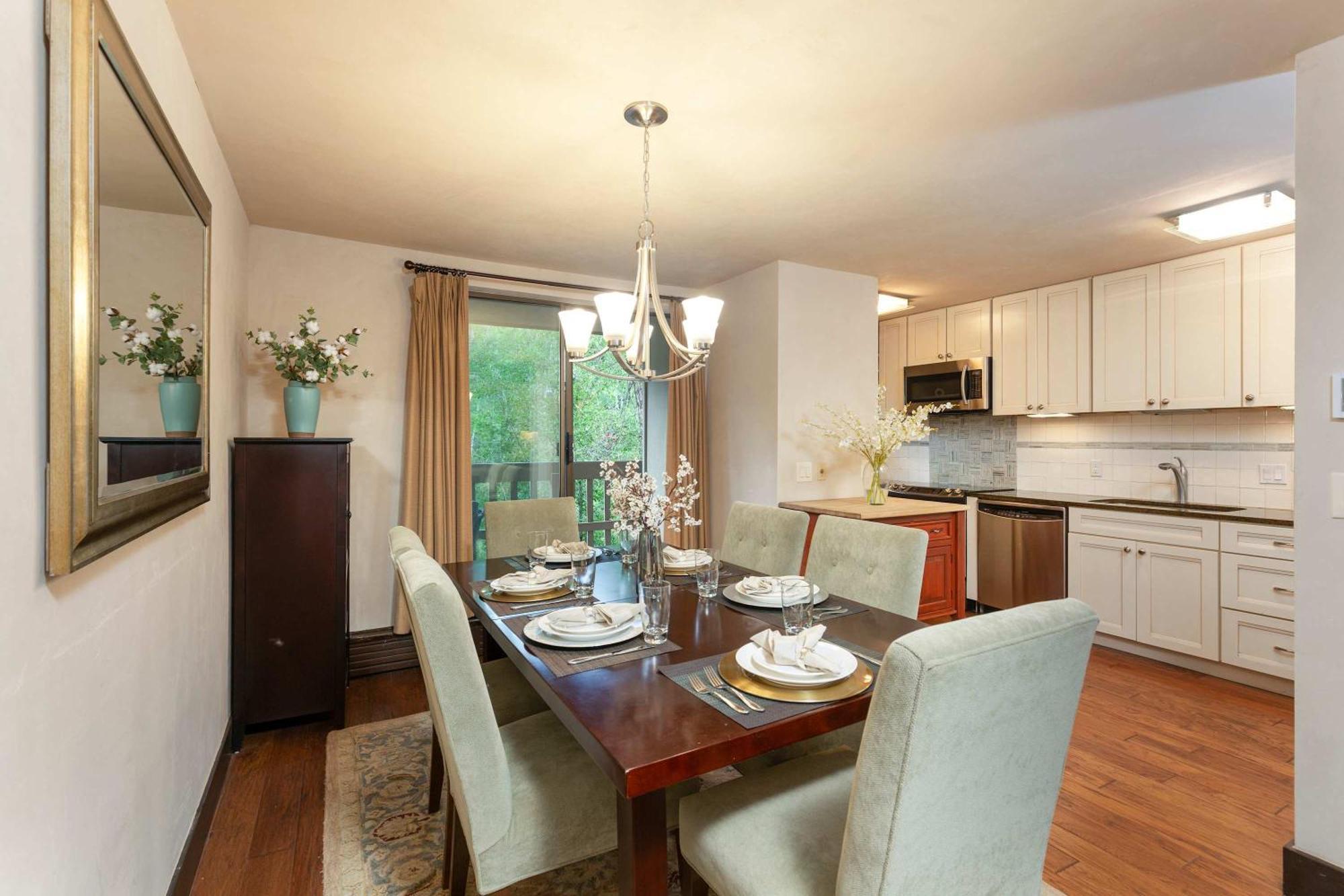 Riverfront 2 Bedroom - Steps To Town - Pool & Hot Tub Aspen Exterior photo