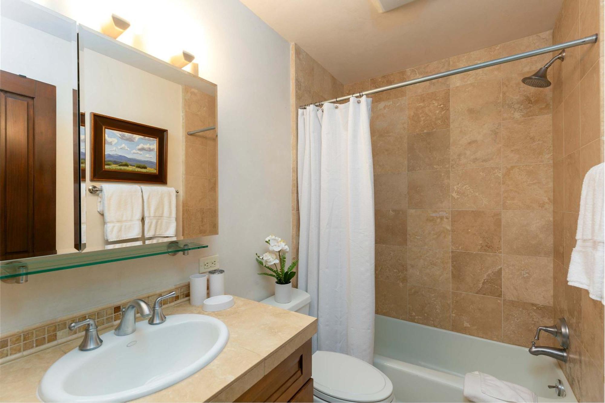 Riverfront 2 Bedroom - Steps To Town - Pool & Hot Tub Aspen Exterior photo