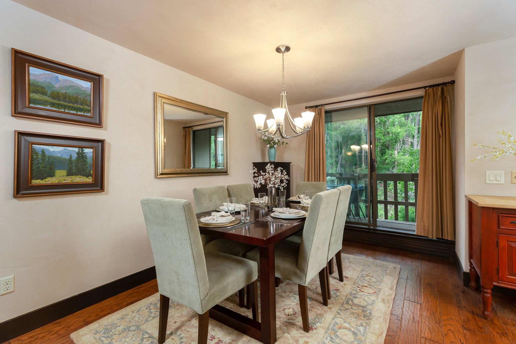 Riverfront 2 Bedroom - Steps To Town - Pool & Hot Tub Aspen Exterior photo
