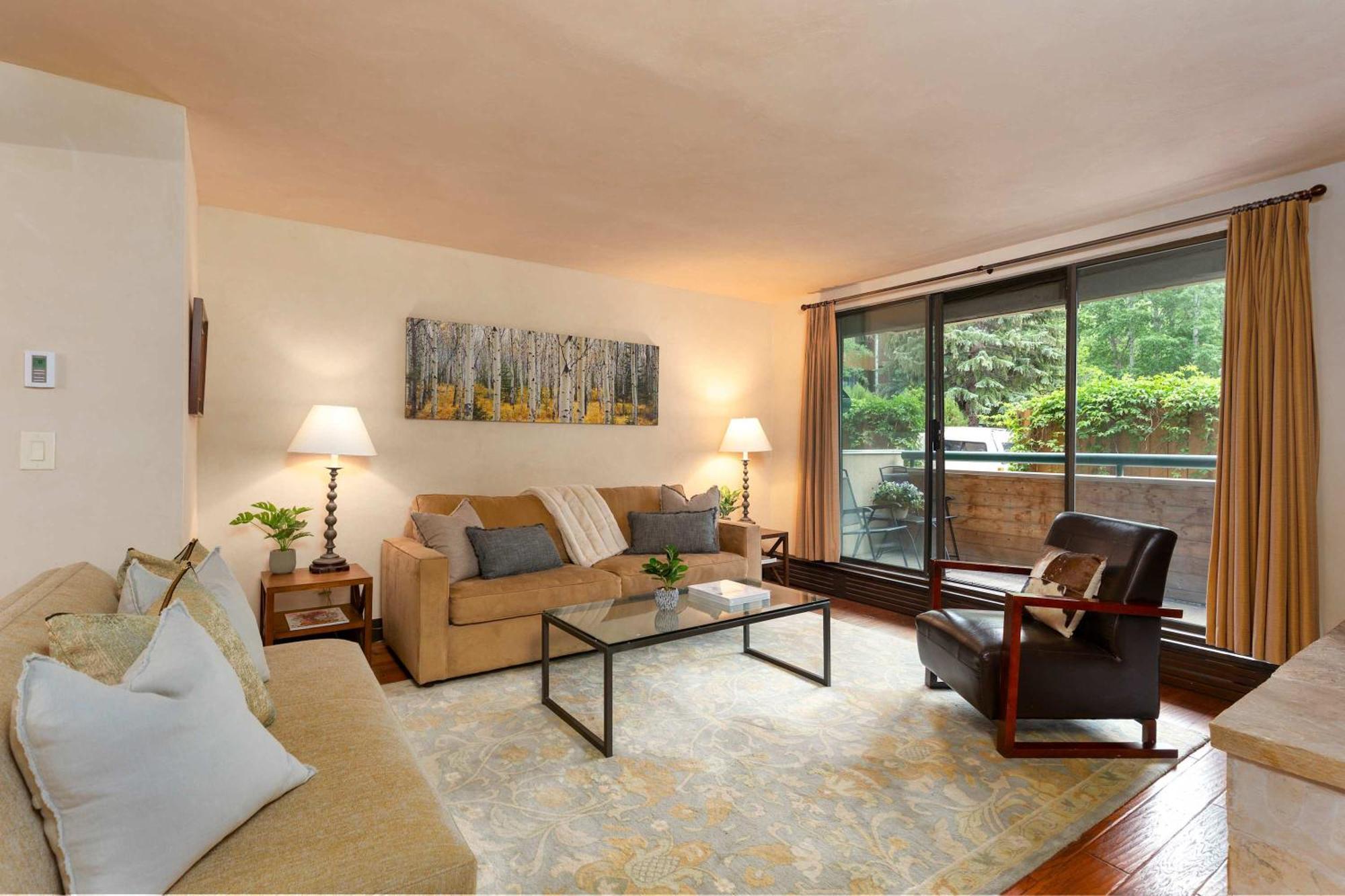 Riverfront 2 Bedroom - Steps To Town - Pool & Hot Tub Aspen Exterior photo